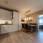 Апартаменти Und Berge Макарська