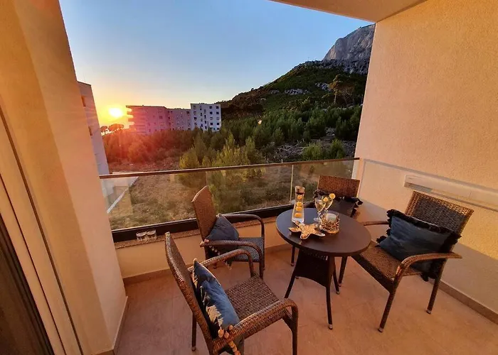 Und Berge Apartment Makarska
